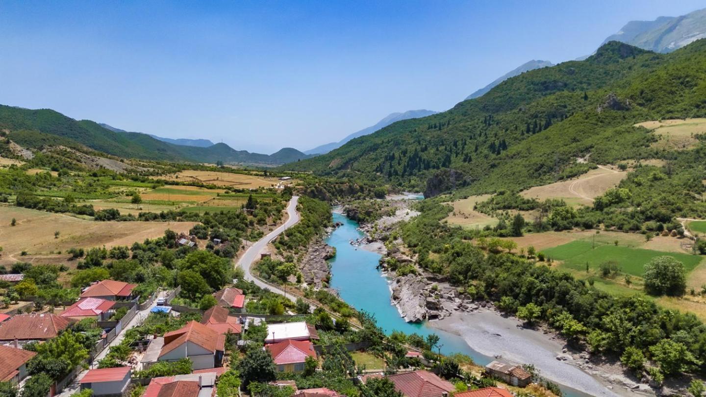 Bujtina Lumo & Pool Villa Permet Exterior photo