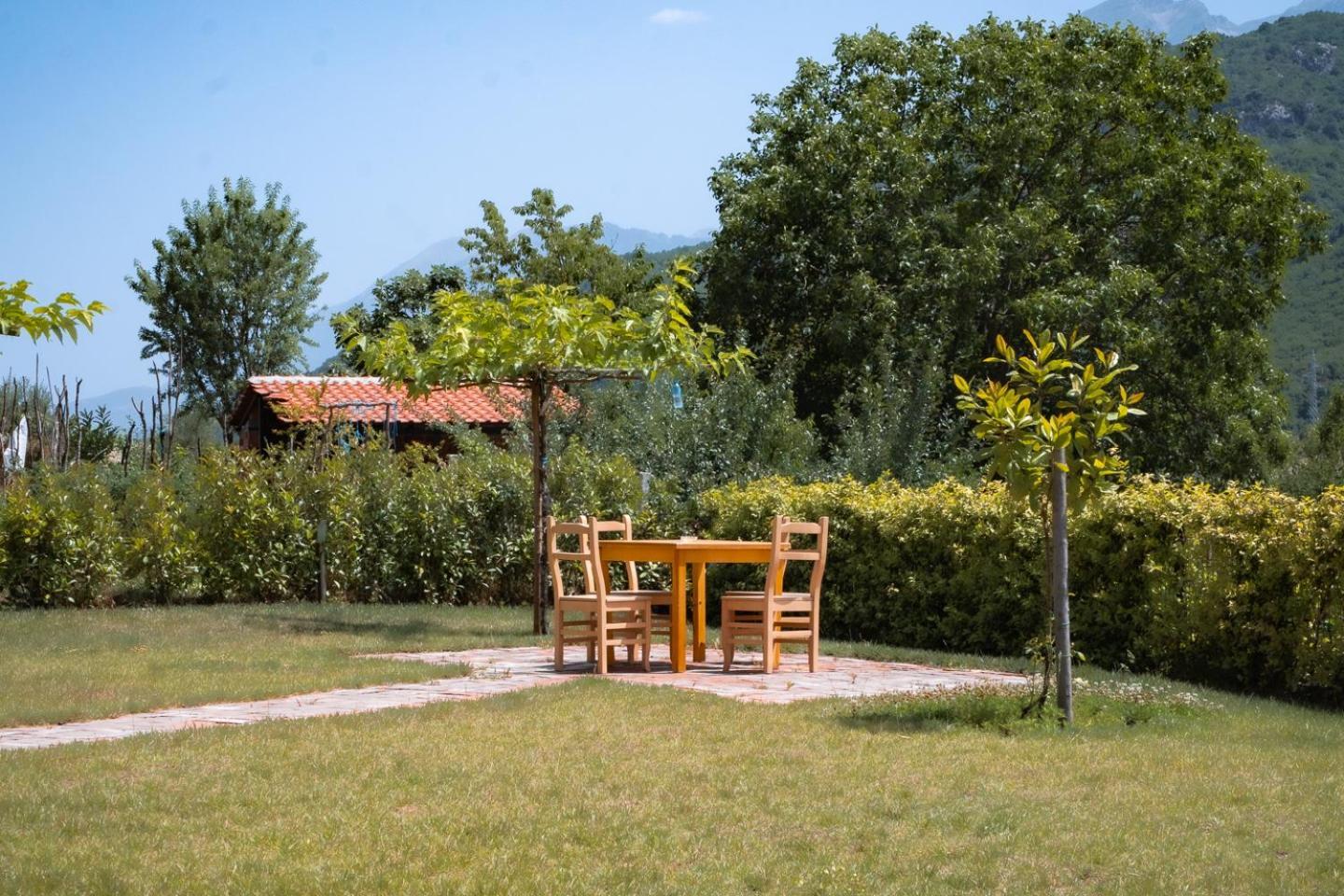 Bujtina Lumo & Pool Villa Permet Exterior photo